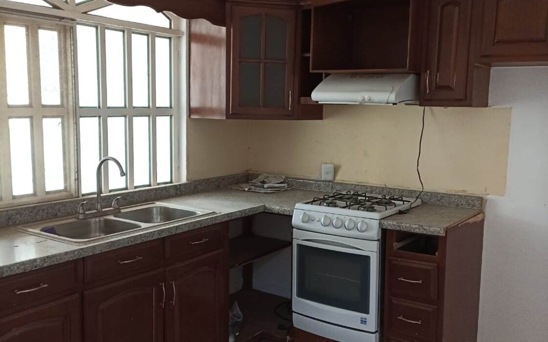 CASA EN VENTA  BUGAMBILIAS