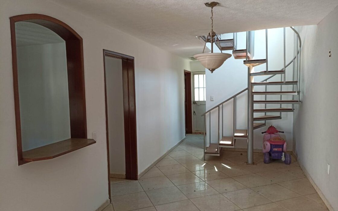 CASA EN VENTA  BUGAMBILIAS