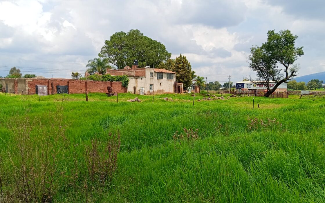 VENTA de Lote a pie de carretera a sólo 3 minutos de San José de Gracia