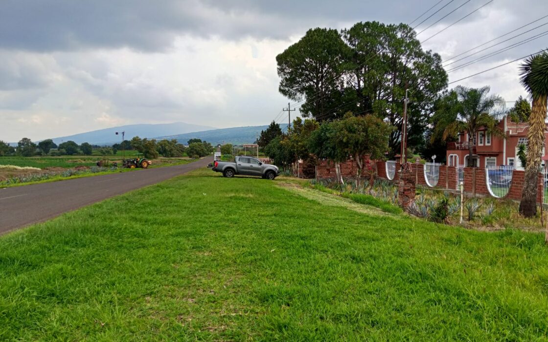 VENTA de Lote a pie de carretera a sólo 3 minutos de San José de Gracia